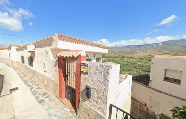 Se vende casa OKUPADA en Calle Carretera 25 de Las Tres Vill - foto 3