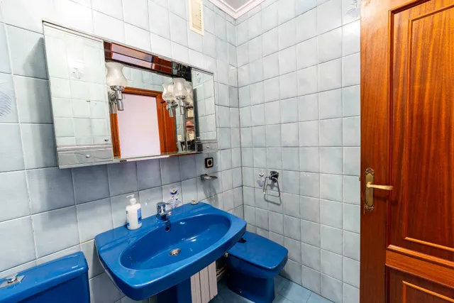 Piso espacioso con terraza y balcón en urbanización privada — 15