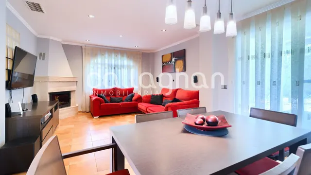 Impresionante chalet en Colinas de Venta Cabrera — 15