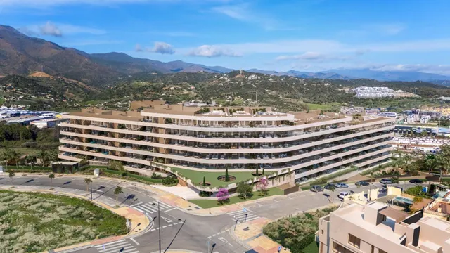 Ático de 3 dormitorios y 2 baños. Las Mesas, Estepona Centro - foto 2