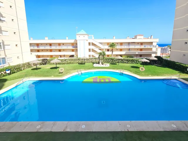 Estudio con licencia turística y piscina a 220 m de la playa en Arenales del Sol — 16