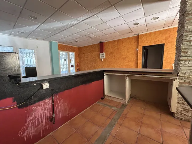 Local comercial 140m² en venta - Villamartin — 13