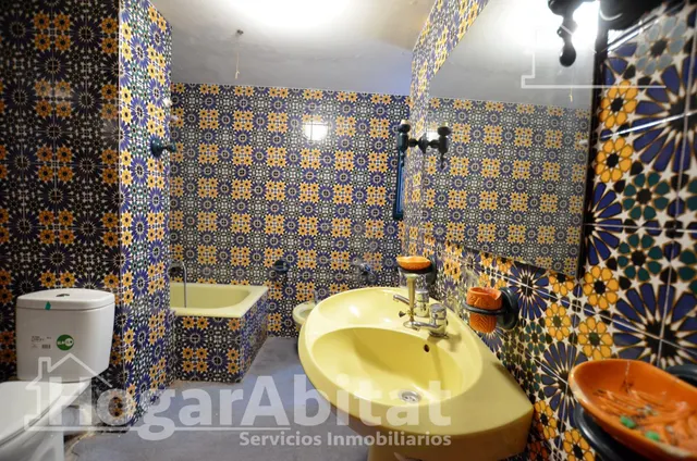 ¡CENTRO DE GANDIA! DOS EN UNO, MUY AMPLIO Y LUMINOSO CON GARAJE Y TRES BALCONES — 37