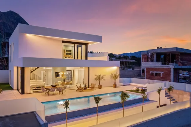 Villa 3 habitaciones 306m² en venta - Casco urbano — 13