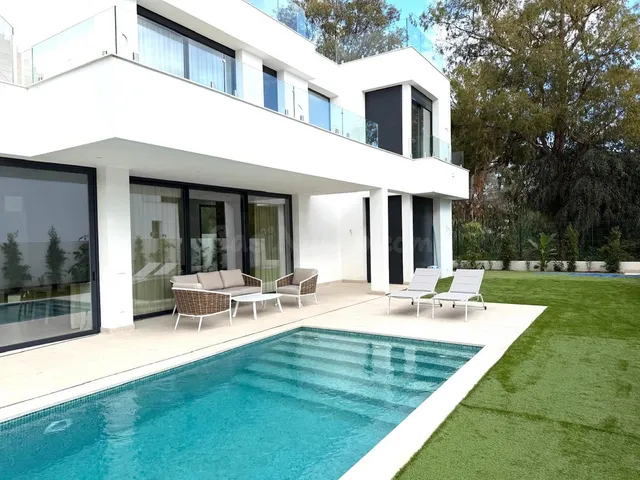 Chalet 5 habitaciones 302m² en venta - Costa Del Sol - foto 2