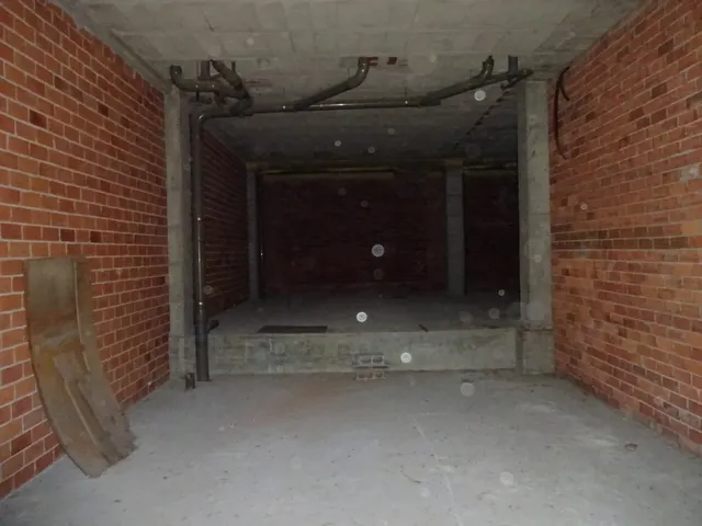 LOCAL COMERCIAL EN EL RESTOLLAL — 4