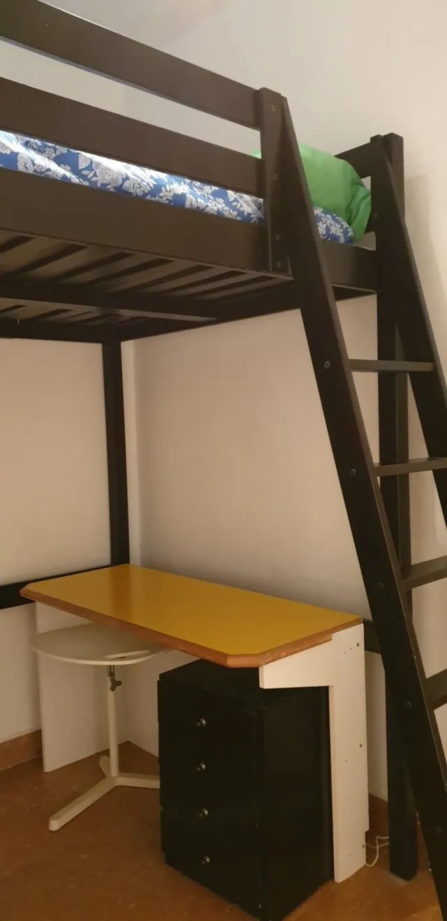 Piso para estudiantes -  4 habitaciones dobles,  gran terraza 50 m2 . Metro Maragall — 13