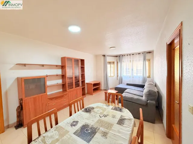 Se vende gran piso de 92m2 con 3 habitaciones dobles en zona rio cervol! 1ª planta edificio sin ascensor! — 4
