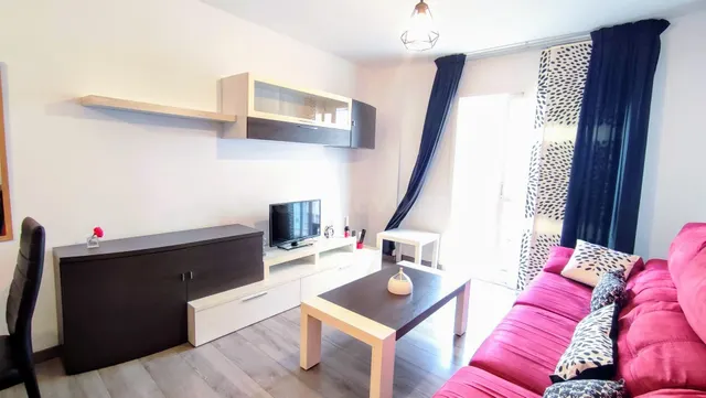 Vivienda tres dormitorios y aparcamiento en alquiler, Málaga - foto 4