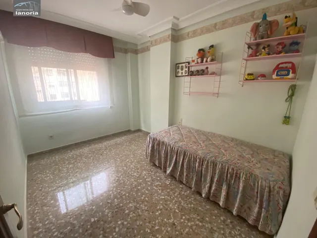 Grupo la Noria VENDE amplio piso SIN ascensor. 4 hab, 2 Baños. Completamente AMUEBLADO y EQUIPADO. — 11