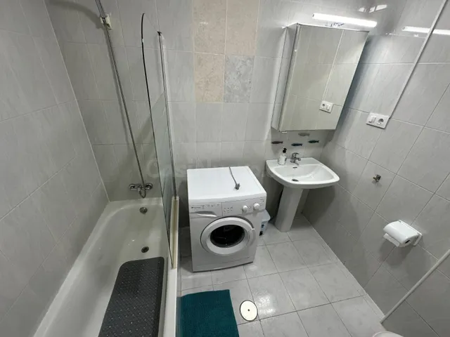 Estudio con terraza, Alicante, Torrevieja. 1 habitación, 36 m2, 900 metros al mar — 16