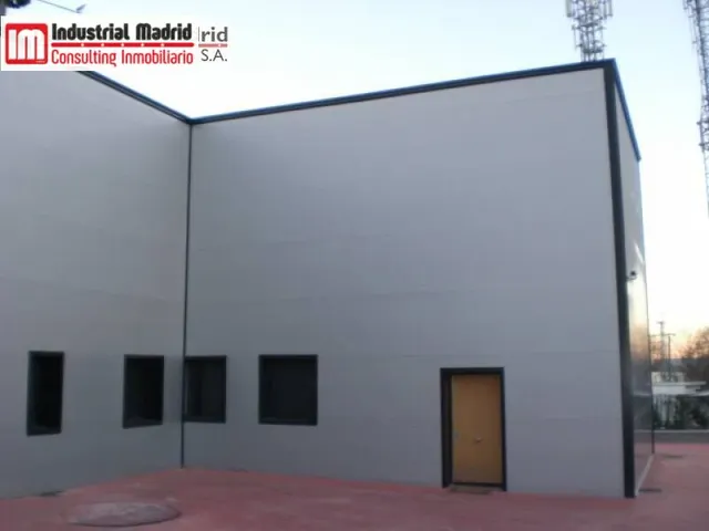 EDIFICIO DE OFICINAS EN ALQUILER Y VENTA EN ARGANDA DEL REY — 21