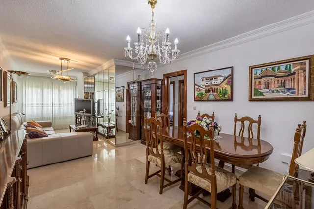 ¡Magnífico piso en venta en la zona de Mondragones, Granada! - foto 2