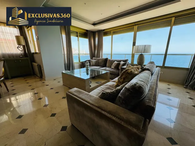Piso de lujo en primera línea de playa Levante con 3 habitaciones y 2 baños. Exclusivas360 Benidorm — 12