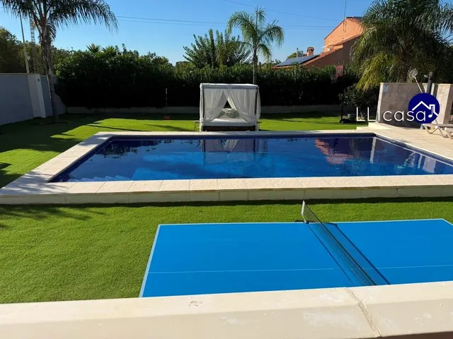Chalet independiente en venta en urbanización de Llíria — 26