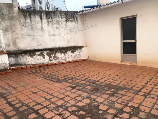 CASA CON MUHAS POSIBILIDADES CERCA DE LA PLAZA DE LA CONCEPC - foto 2