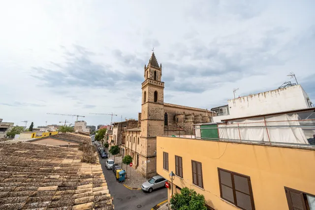 Casa de estilo mallorquín con patio, amplio garaje y terraza solárium — 31