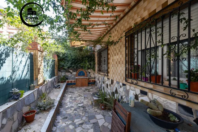 Casa con 3 viviendas independientes en una sola finca - foto 4