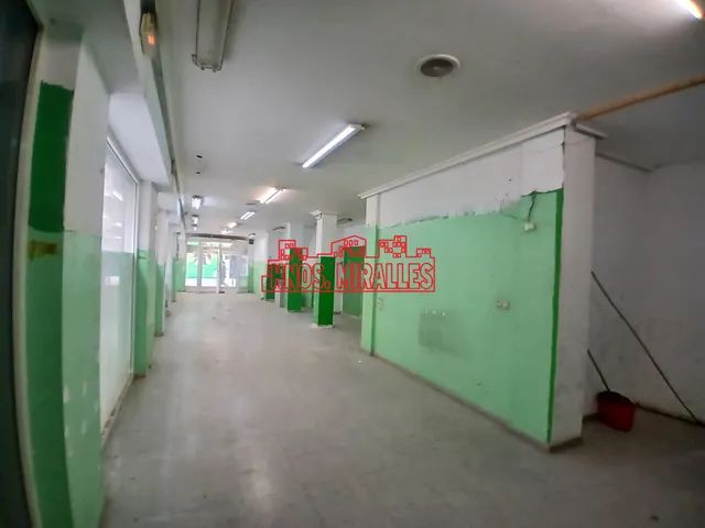 ¡¡ MAGNÍFICO LOCAL ESQUINA 148 M2 . TU NEGOCIO EN EL CENTRO DE ELCHE !! — 2
