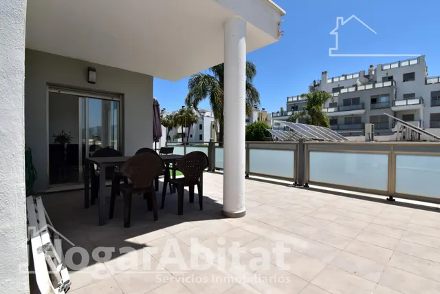 SEMINUEVO CON TERRAZA, PISCINA Y GARAJE — 18
