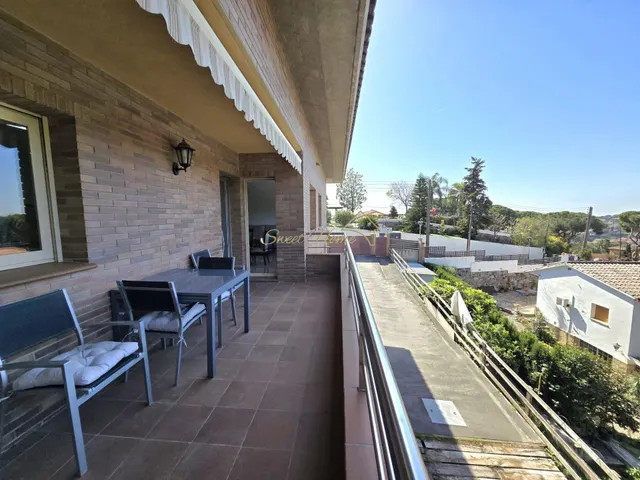 Casa impecable con privacidad, piscina y vistas panorámicas — 12