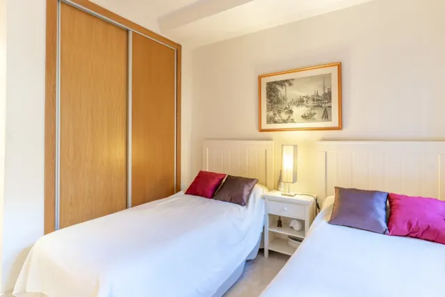 Elegante apartamento en primera planta con vistas panorámicas al mar en Sotoserena – Nueva Milla de Oro, Estepona — 21