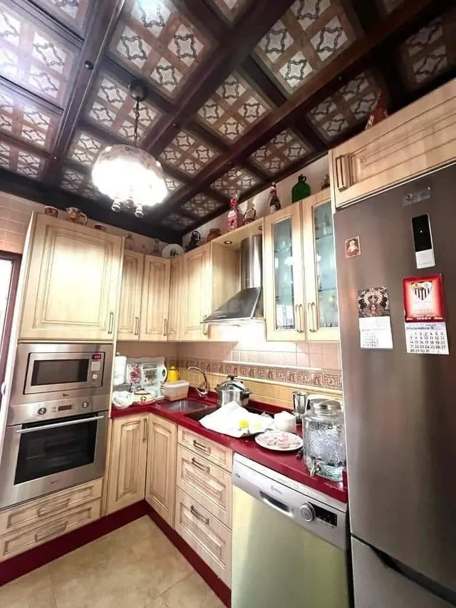 Casa en planta baja con piscina y gran cochera en Guillena ( - foto 3