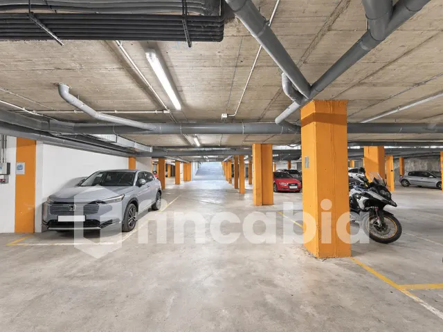 Dúplex con dos terrazas y aparcamiento en el centro de Santa Coloma de Farners — 44
