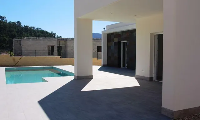 VILLA MODERNA DE NUEVA CONSTRUCCIÓN DE 3 DORMITORIOS Y PISCINA PRIVADA  EN LA ROMANA(ALICANTE) — 14