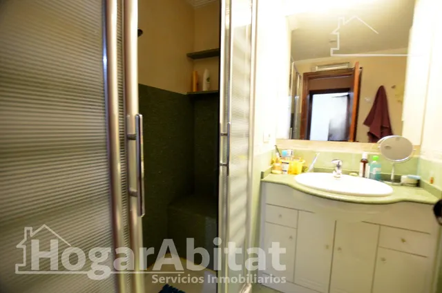 ALTO, AMPLIO Y EXTERIOR CON GARAJE Y BALCÓN, CERCA DE LA AV DE ALCOY — 35