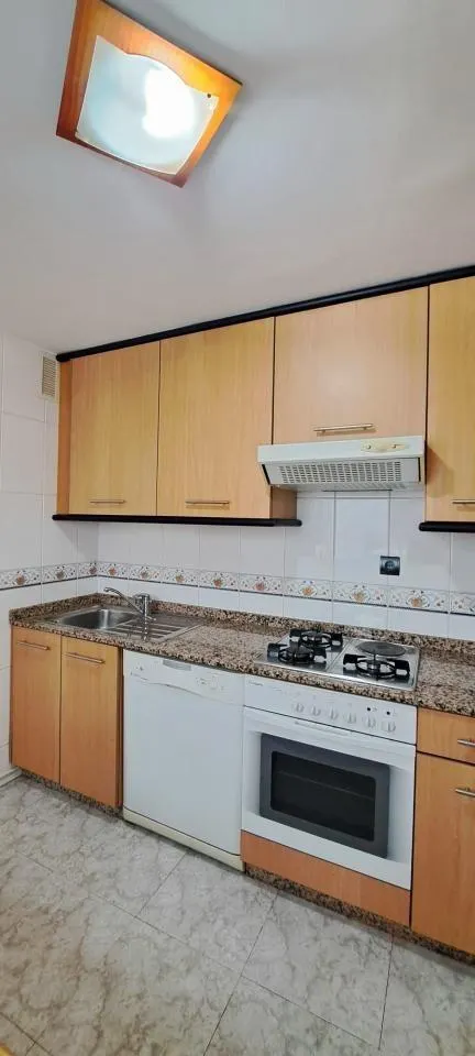 Amplio y Luminoso Piso en alquiler en Barrocanes, Ourense - Ideal para Familias — 39