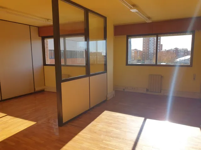 OFICINA LUMINOSA PLAZA JUAN DE AUSTRIA — 12