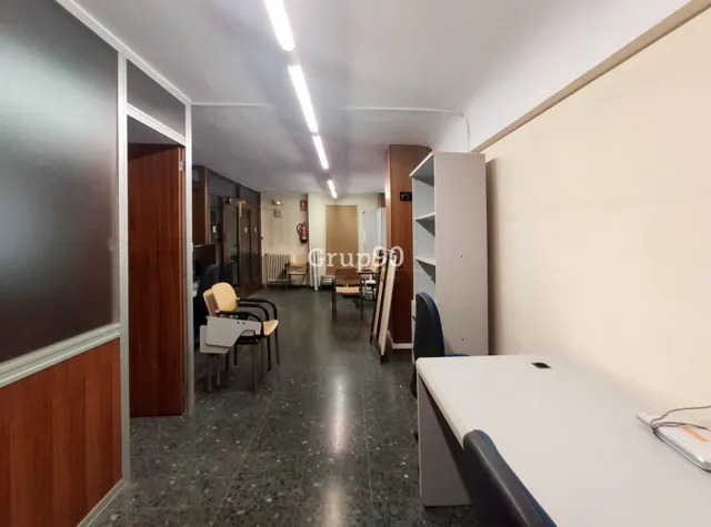 3 LOCALES COMERCIALES EN  ZONA INSTITUT — 44