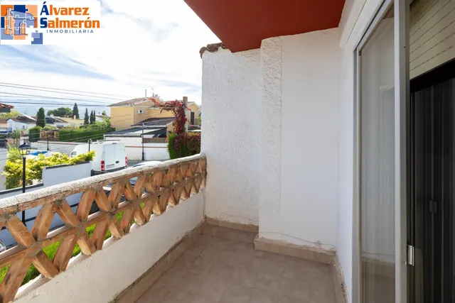 Preciosa casa en Ogíjares con piscina y jardín — 31
