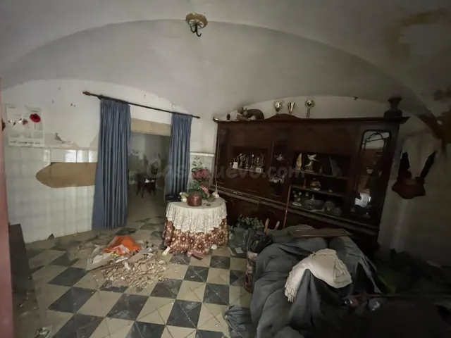CASA EN ESQUINA PARA REFORMAR EN CASAR DE CÁCERES