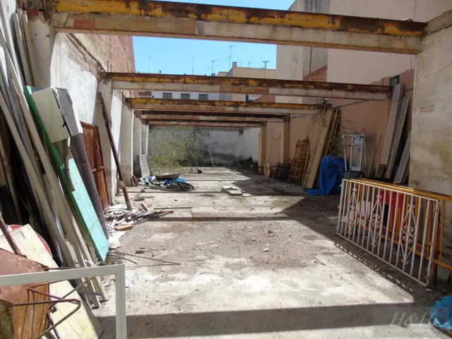 Se vende solar edificable en Zona Concordia.  / H H Asesores,  Inmobiliaria en Burjassot/ — 2