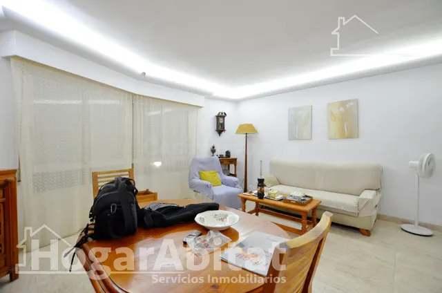 ¡EN PLENO CENTRO! PRECIOSO ADOSADO CON GARAJE Y TERRAZA - foto 2