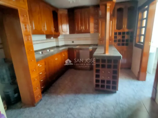 SE VENDE PISO AMPLIO EN BUEN ESTADO EN ZONA CENTRO DE ASPE - foto 2
