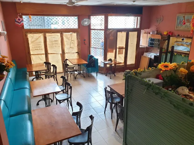 Bar-restaurant en el centre segunda linea de mar.