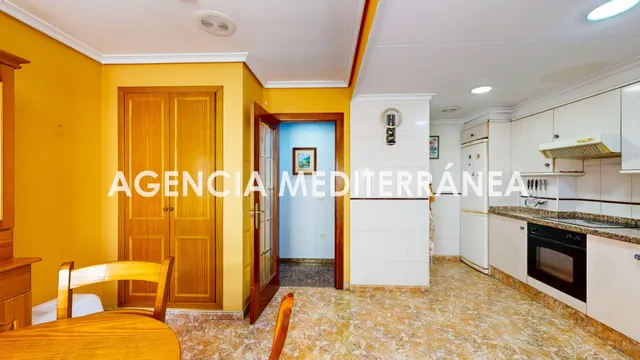 Piso en venta en Torrent, con tres habitaciones y dos baños. — 10