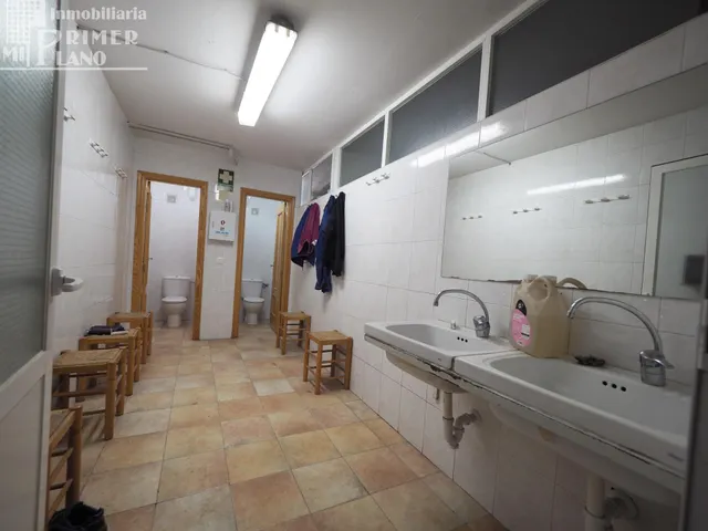 Amplia Nave Industrial en Tomelloso - Oportunidad Única por €650,000 — 23