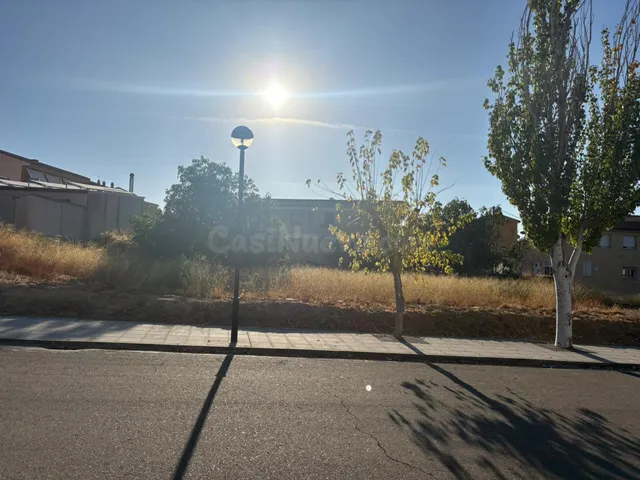 Solar urbano esquinero en Castejón del Puente - foto 3