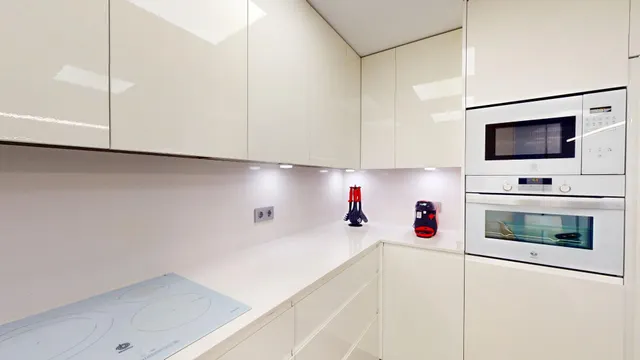 Piso en venta en Marbella centro con licencia turística, en residencial con piscina. — 5