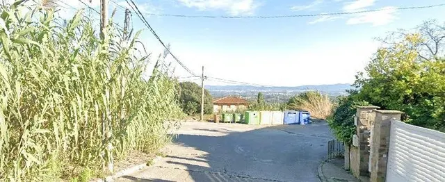 Magnífica parcela esquinera — 2