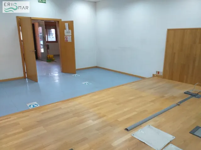 LOCAL COMERCIAL EN ALQUILER Y VENTA EN NAVALCARNERO — 23