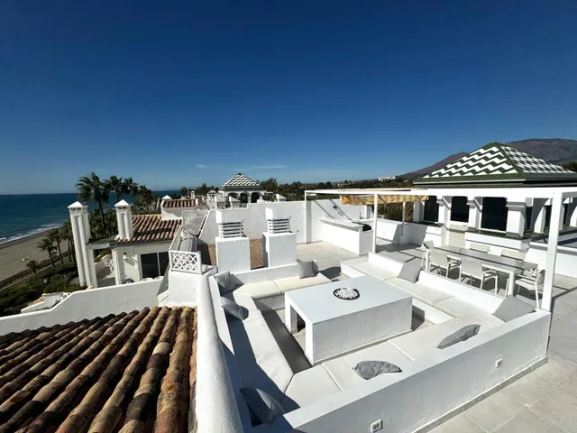 Exclusivo Ático Dúplex en Venta en Primera Línea con Vistas  - foto 5