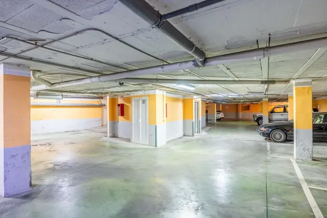 se alquila piso  SIN MUEBLES de 2 habitaciones 2 baños, terraza, garaje en castilleja de la cuesta — 30
