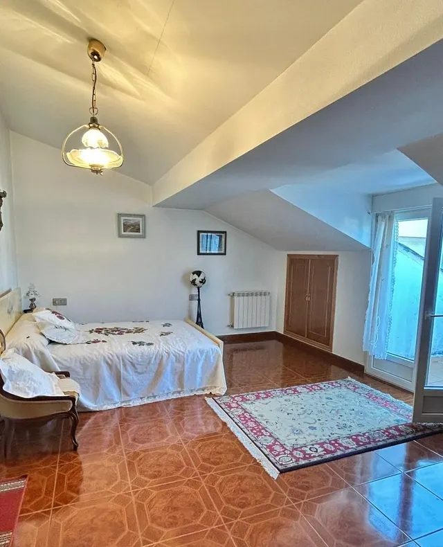 Espectacular Casa y Solar en el Corazón de Cacabelos — 35
