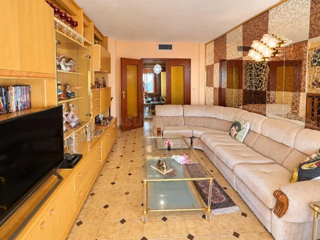 Piso en venta en planta 13 con vistas frontales panorámicas  - foto 3