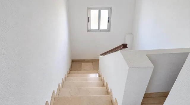 Tres plantas y una casa que guarda el cielo con piscina para el final.!! — 23
